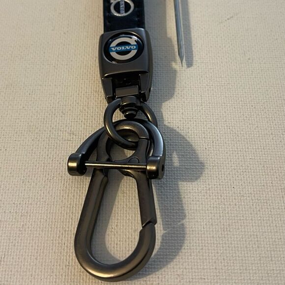 Volvo Logo Key Fob Keychain in Black Leather NWT - Picture 3 of 4